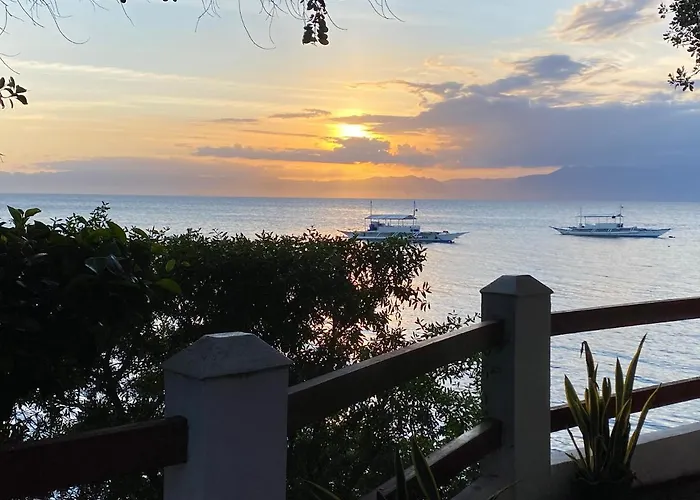 Resort Pescador View Beachfront And Extension By The Ocean & Restaurant Moalboal