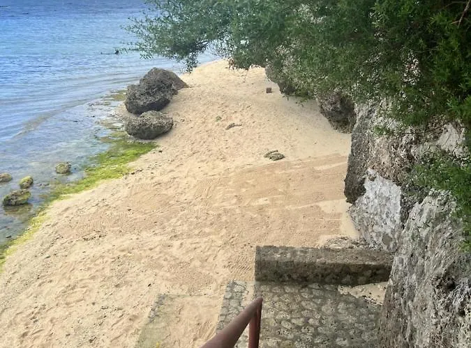 Pescador View Beachfront And Extension By The Ocean & Restaurant Resort
