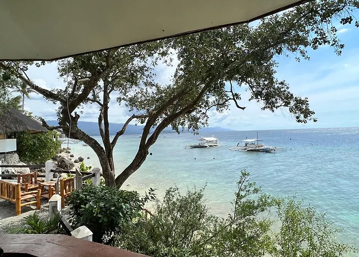 Resort Pescador View Beachfront And Extension By The Ocean & Restaurant Moalboal