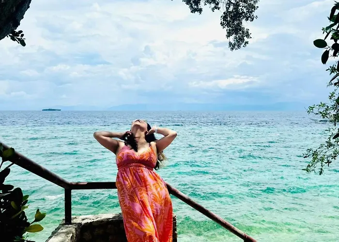 Pescador View Beachfront And Extension By The Ocean & Restaurant * Moalboal
