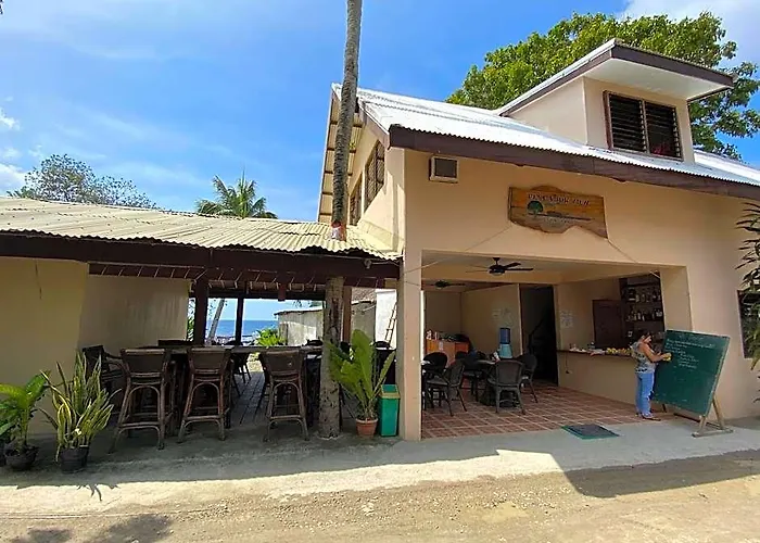 Pescador View Beachfront And Extension By The Ocean & Restaurant Resort