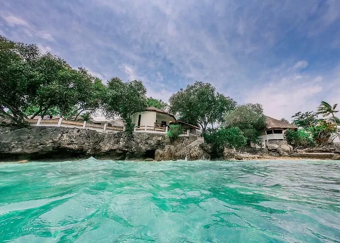Resort Pescador View Beachfront And Extension By The Ocean & Restaurant Moalboal