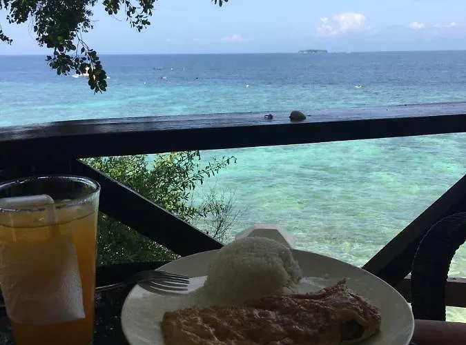 Pescador View Beachfront And Extension By The Ocean & Restaurant Resort *